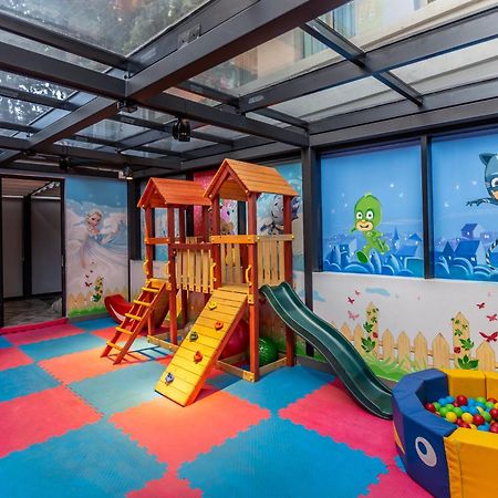 アイビー ガーデン ホテル バクー エクステリア 写真 Kids Club at the hotel