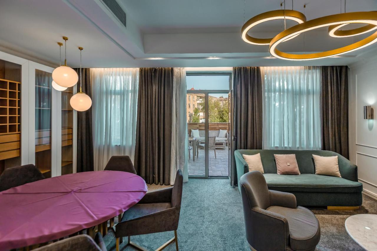 アイビー ガーデン ホテル バクー エクステリア 写真 A suite at the hotel