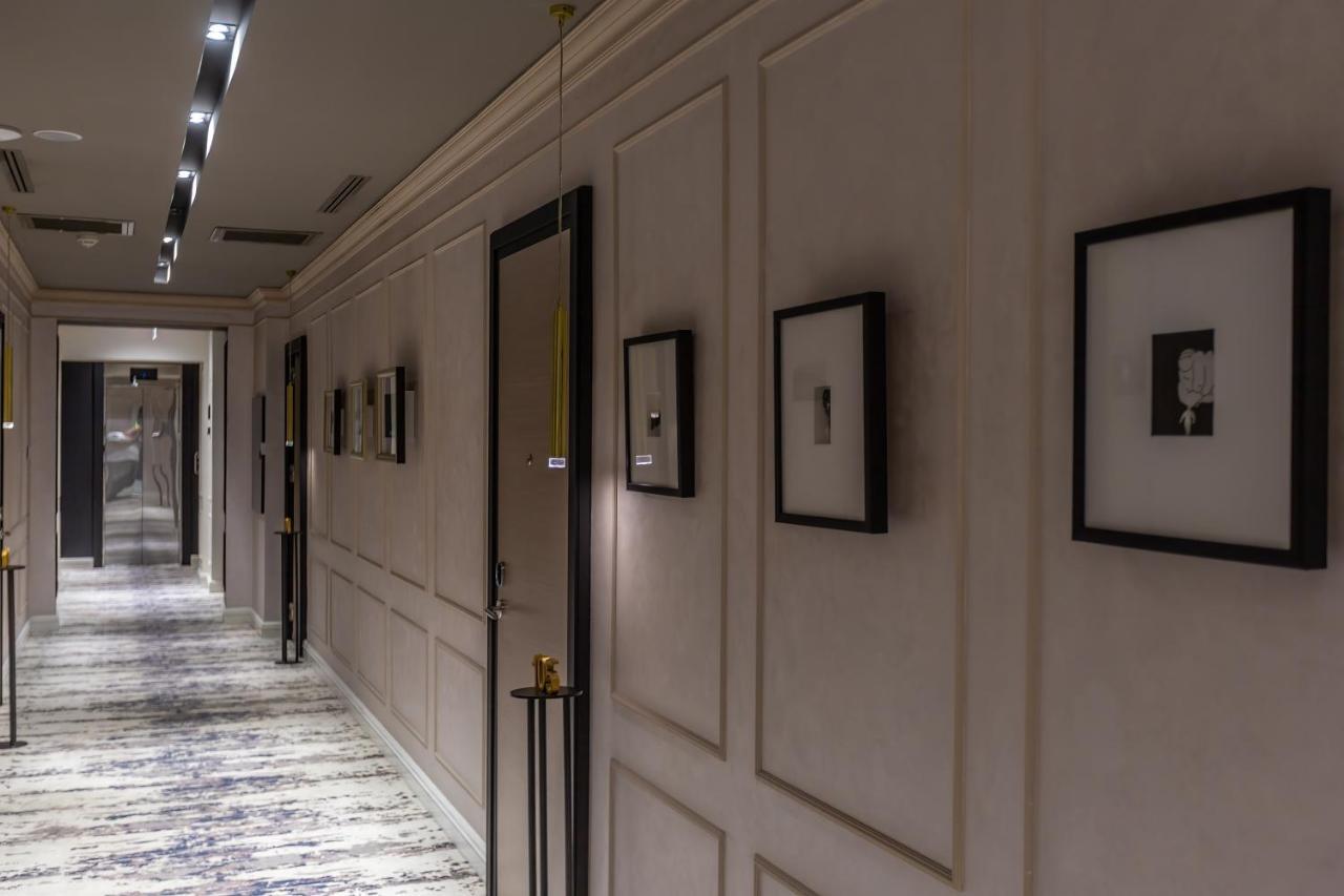 アイビー ガーデン ホテル バクー エクステリア 写真 A corridor on the 10th floor